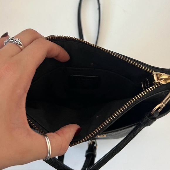 Coach Crossbody Bag Black Color With Gold Logo, Classic Style - Picture 3 of 3